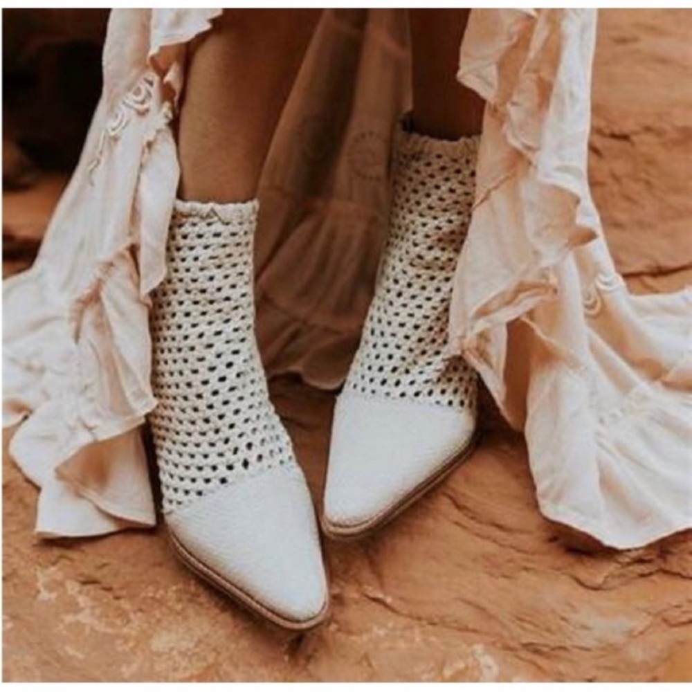 NWOB Free People In The Loop Woven Boots White, 37